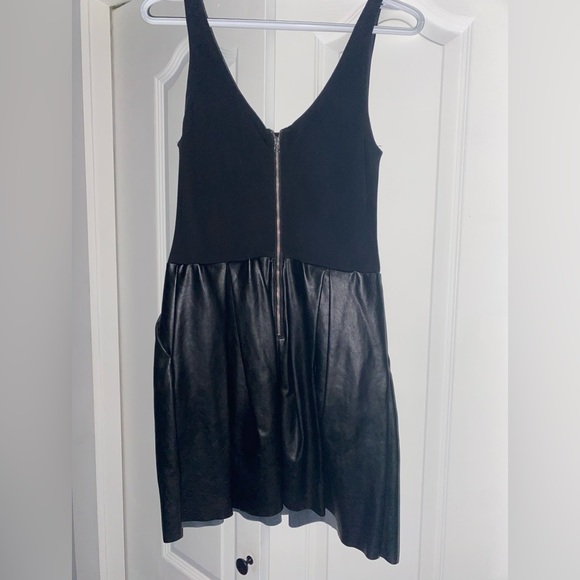 Aritzia Pompe Dress Size 4 - Picture 3 of 4